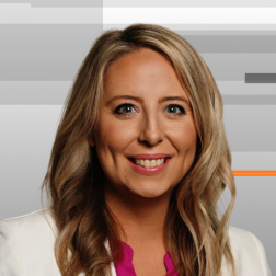 Amanda Burross Headshot